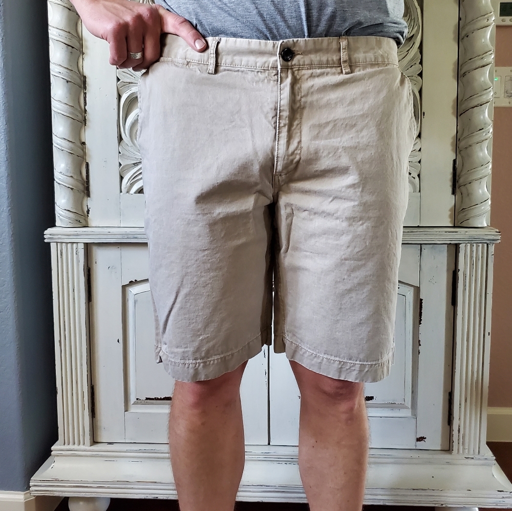 GAP Khakis flat front shorts